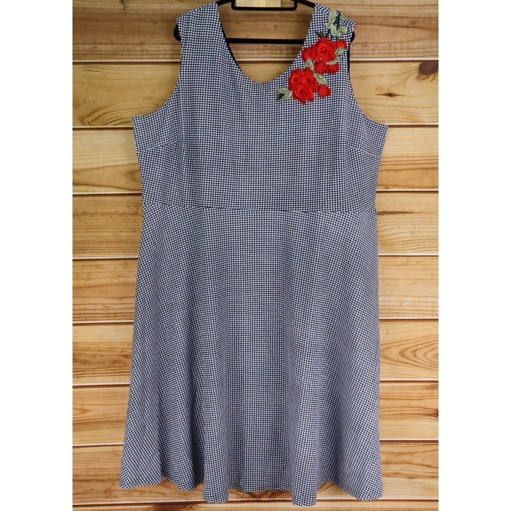 Bedford Fair Sleeveless Dress Womens 3X Black Checks‎ Embroidered Flowers V-Neck